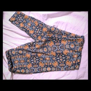 Gorgeous OS LulaRoe Floral/Paisley Leggings